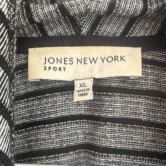 Jones New York Black and Gray  3/4 length sleeve cardigan - Picture 2 of 2